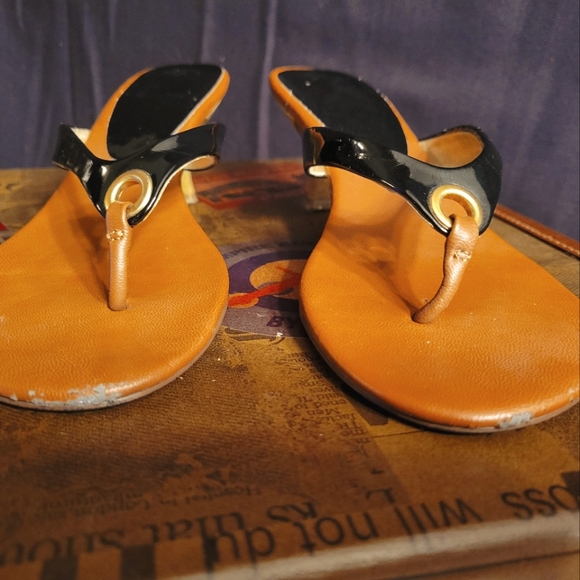 CABRIZI Black Patent Leather Kitten Heel Sandal - Picture 6 of 10